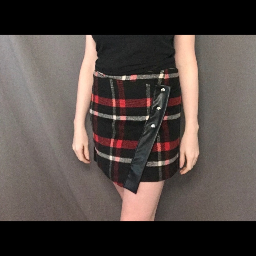 Plaid mini skirt